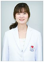 แพทย์หญิงธมลรัศม์  จิรวัฒนชัย